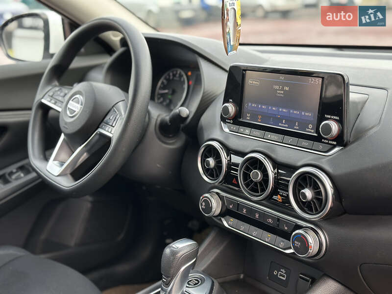 Седан Nissan Sentra 2020 в Ровно