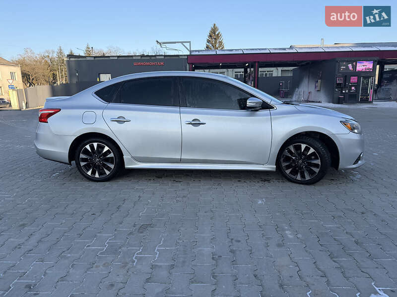 Седан Nissan Sentra 2017 в Львові
