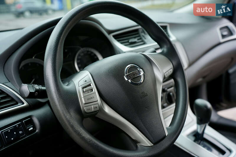 Седан Nissan Sentra 2015 в Киеве