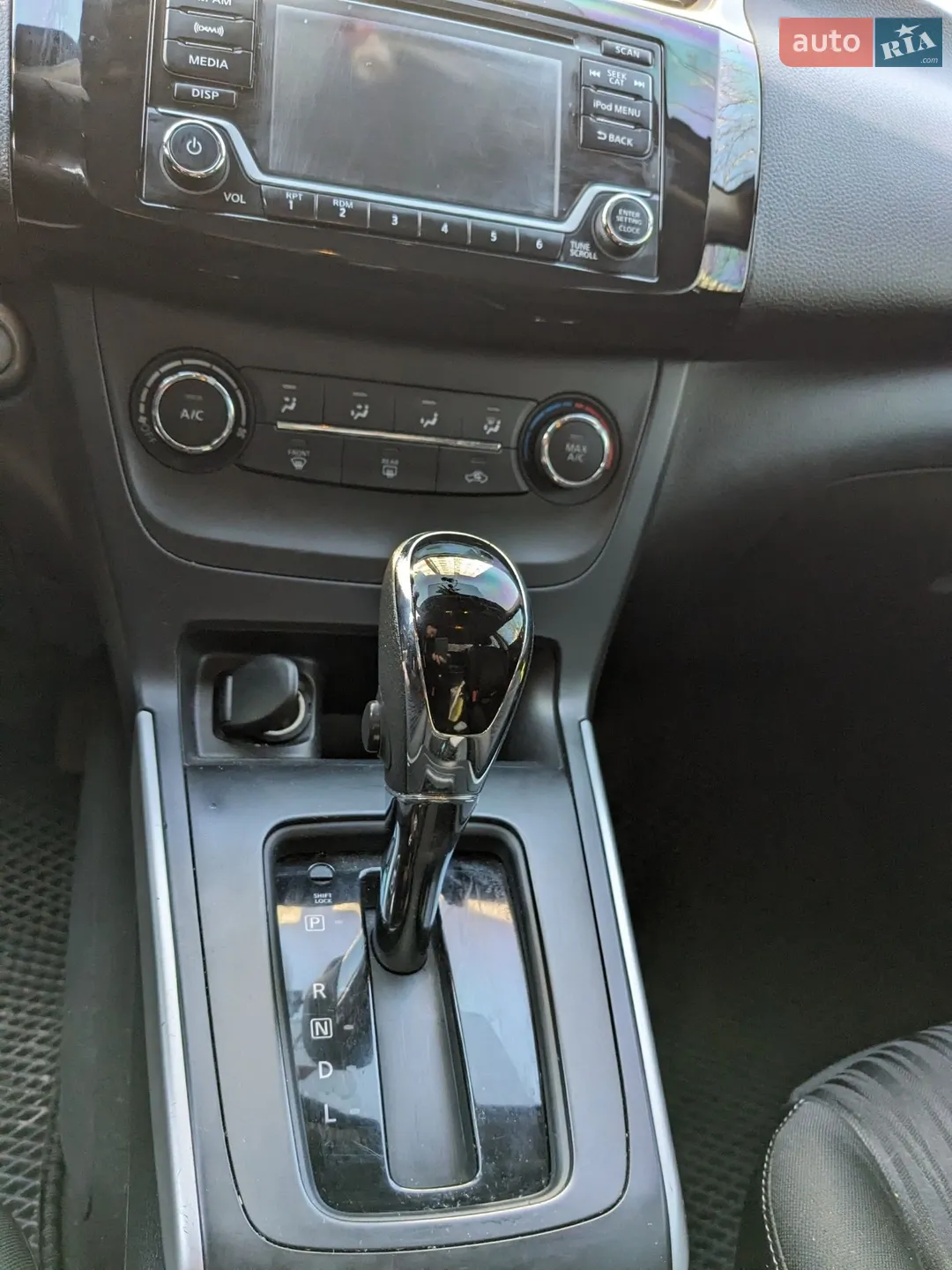 2017 Nissan Sentra - мініатюра 17
