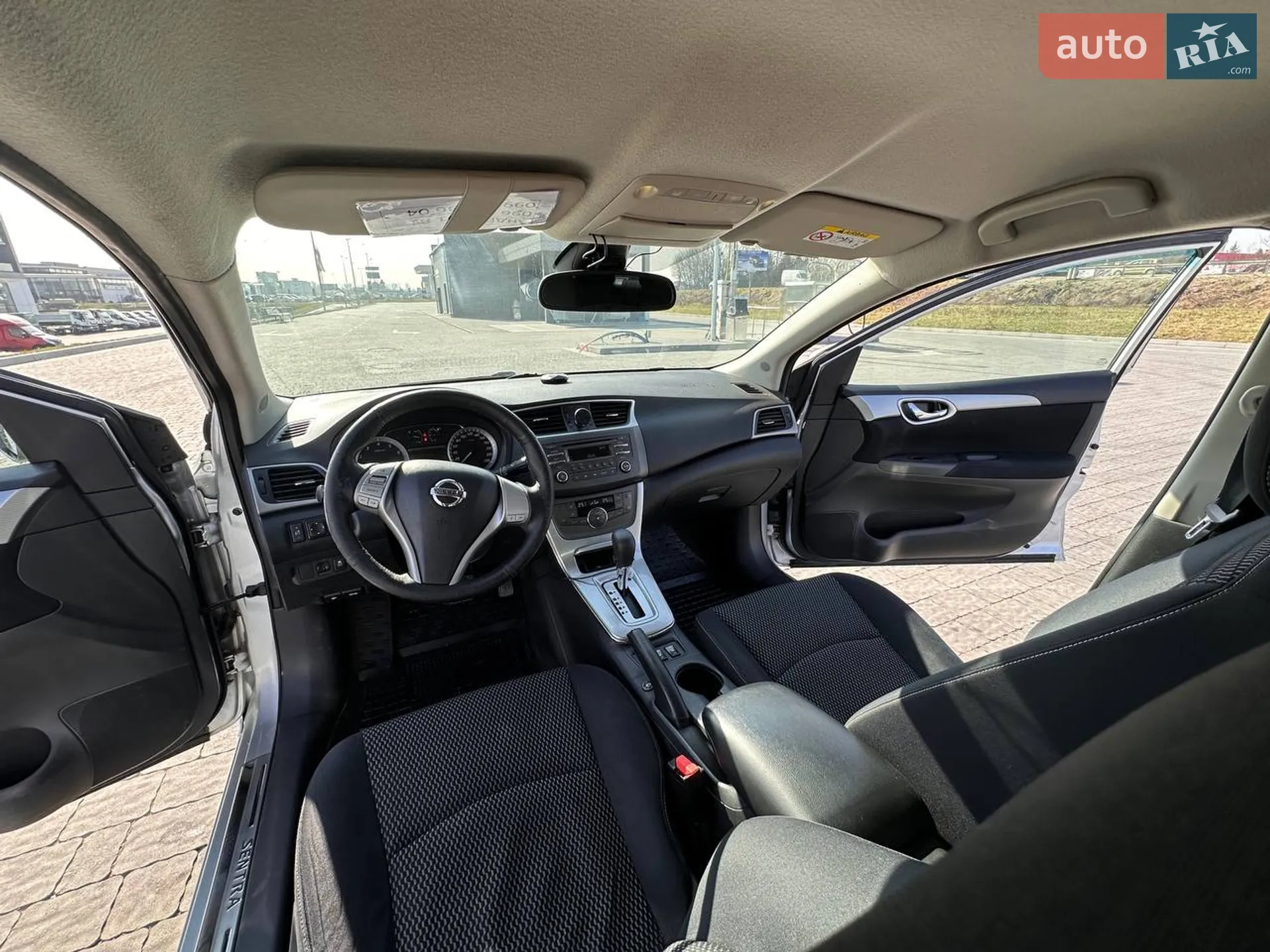 2015 Nissan Sentra - мініатюра 16