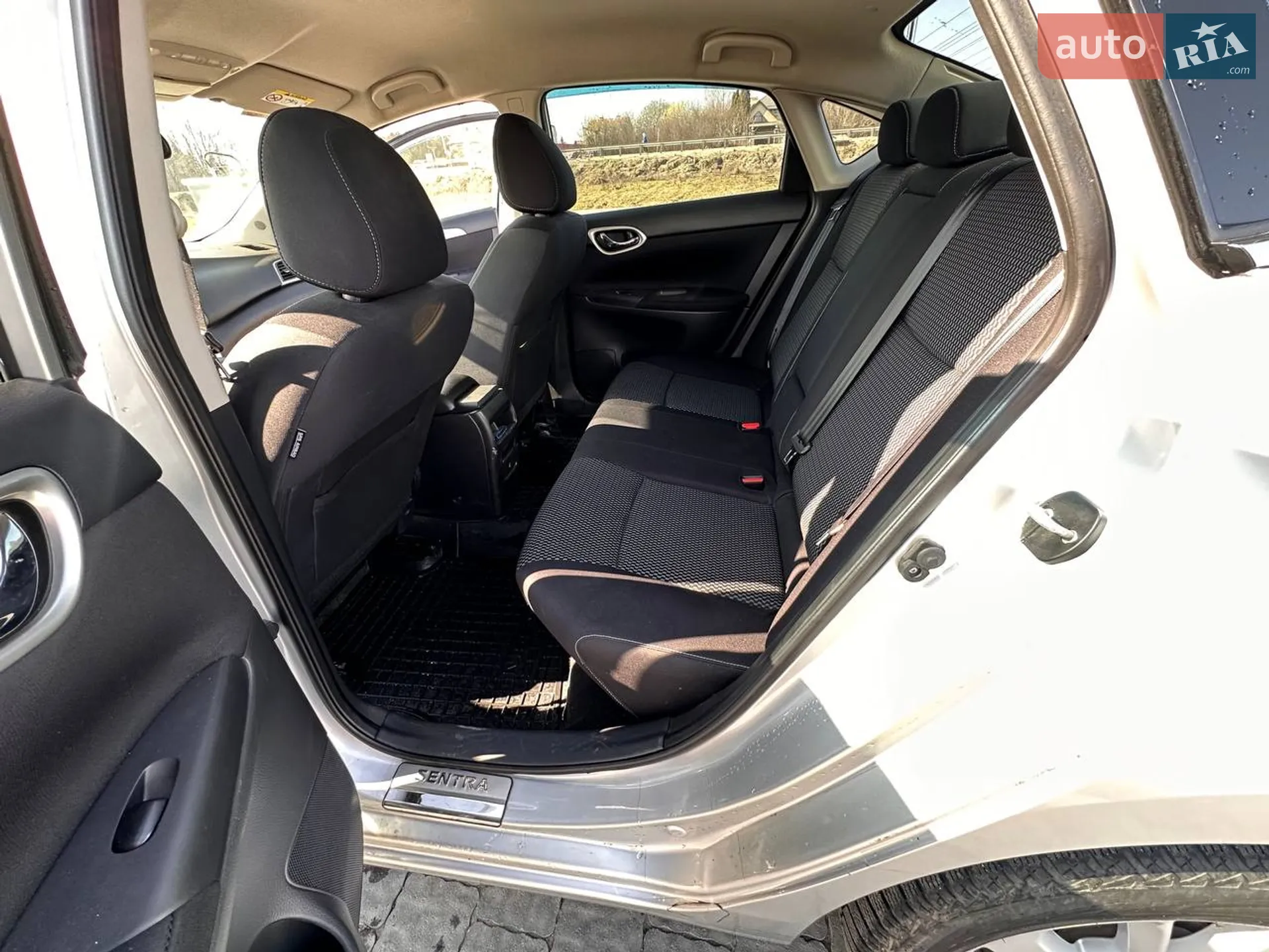2015 Nissan Sentra - мініатюра 21