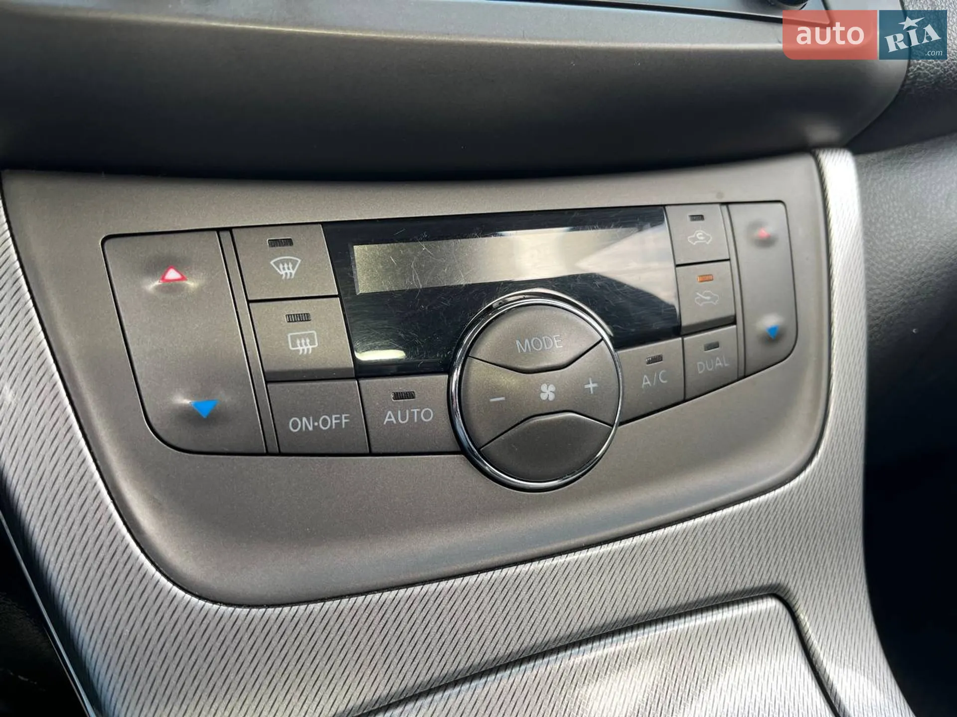 2015 Nissan Sentra - мініатюра 23
