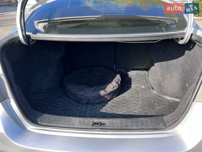 Седан Nissan Sentra 2016 в Киеве фото 38 Седан Nissan Sentra 2016 в Киеве