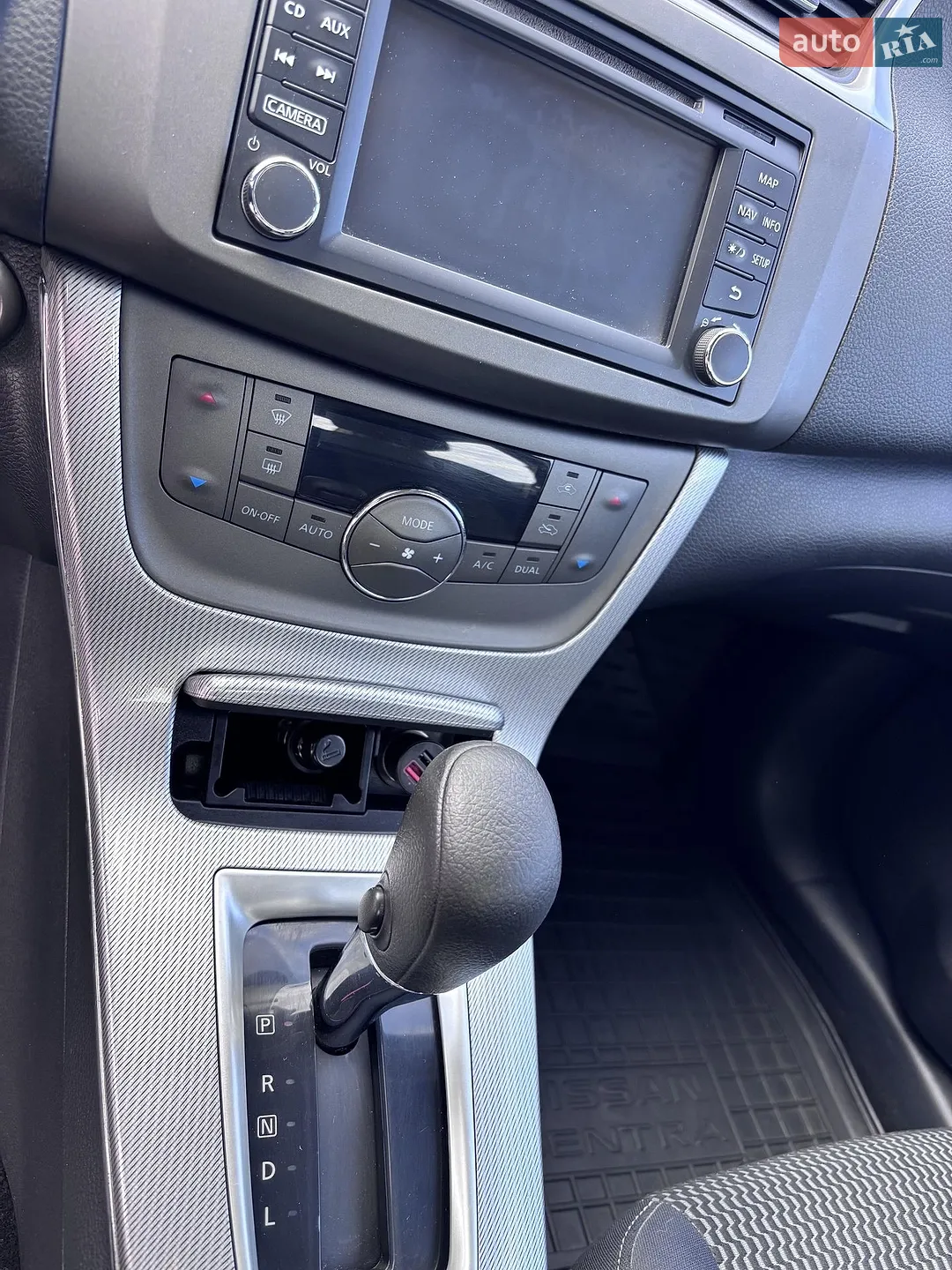 2015 Nissan Sentra - мініатюра 16