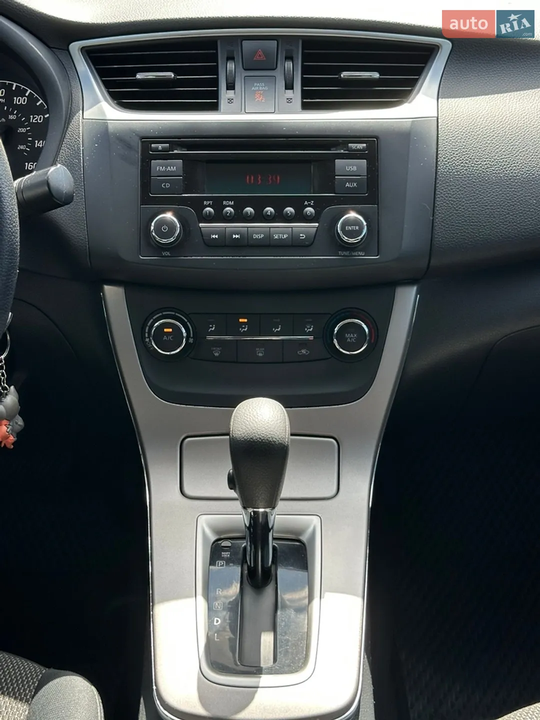 2015 Nissan Sentra - мініатюра 25