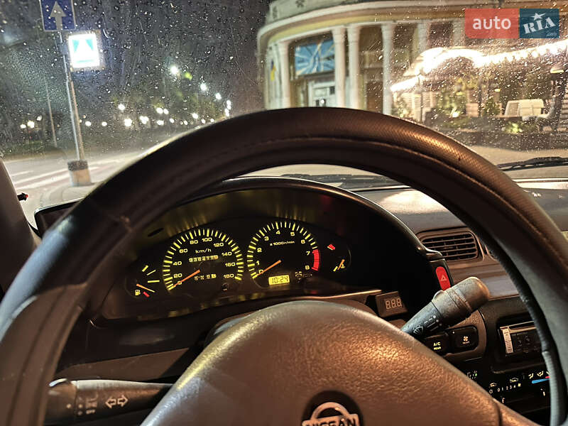 Мінівен Nissan Serena 1994 в Чернігові