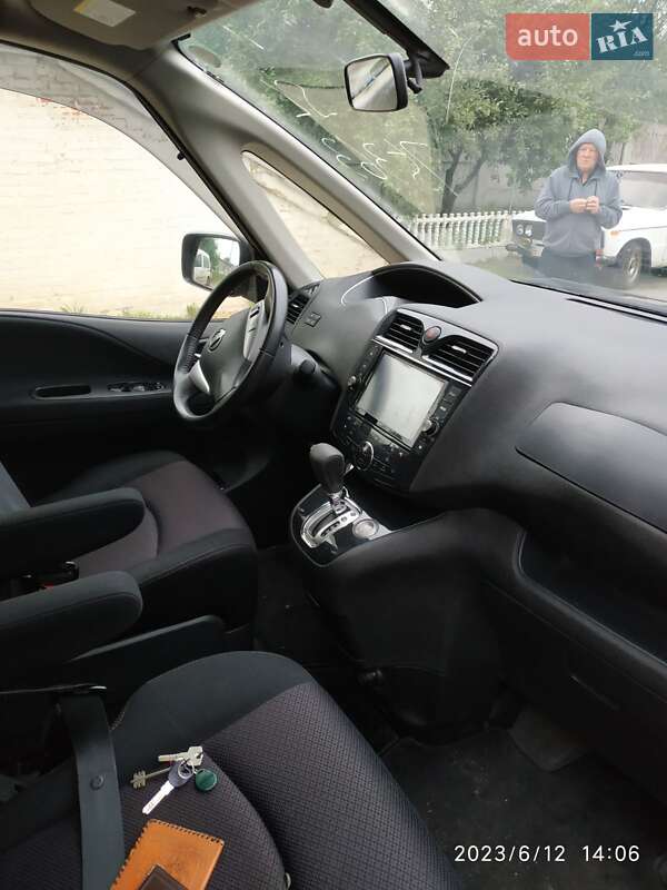 Мінівен Nissan Serena 2013 в Полтаві
