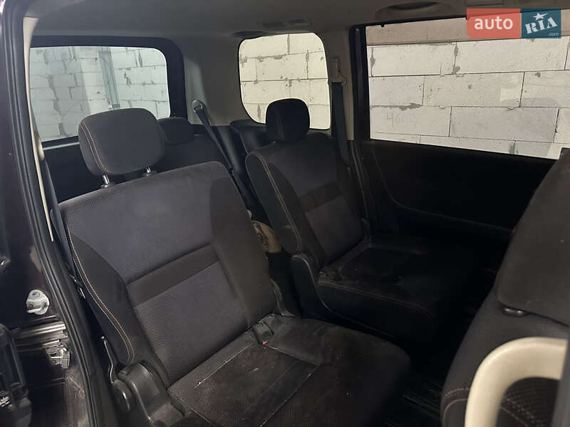 Минивэн Nissan Serena 2009 в Болехове