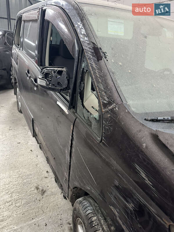 Минивэн Nissan Serena 2009 в Болехове