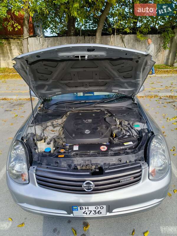 Седан Nissan Skyline 2001 в Одессе