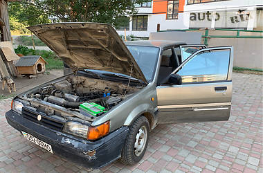 Седан Nissan Sunny 1986 в Черновцах