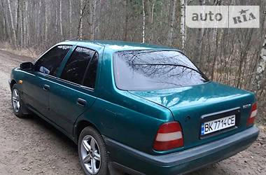 Седан Nissan Sunny 1995 в Дубровиці