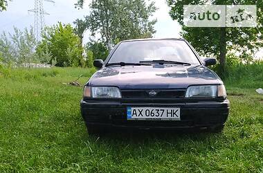 Седан Nissan Sunny 1992 в 