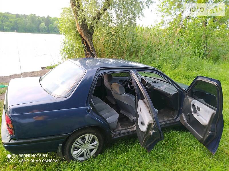 Седан Nissan Sunny 1992 в Харькове