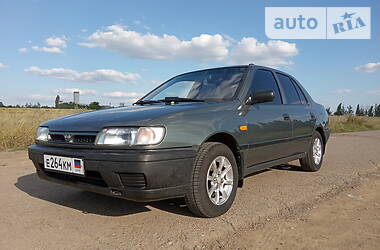 Седан Nissan Sunny 1994 в Хрестовке