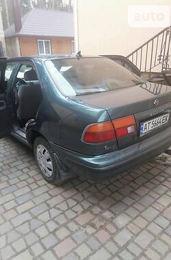 Седан Nissan Sunny 1997 в Ивано-Франковске