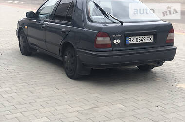 Хэтчбек Nissan Sunny 1994 в Дубно