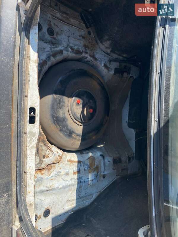 Седан Nissan Sunny 1993 в Тростянце