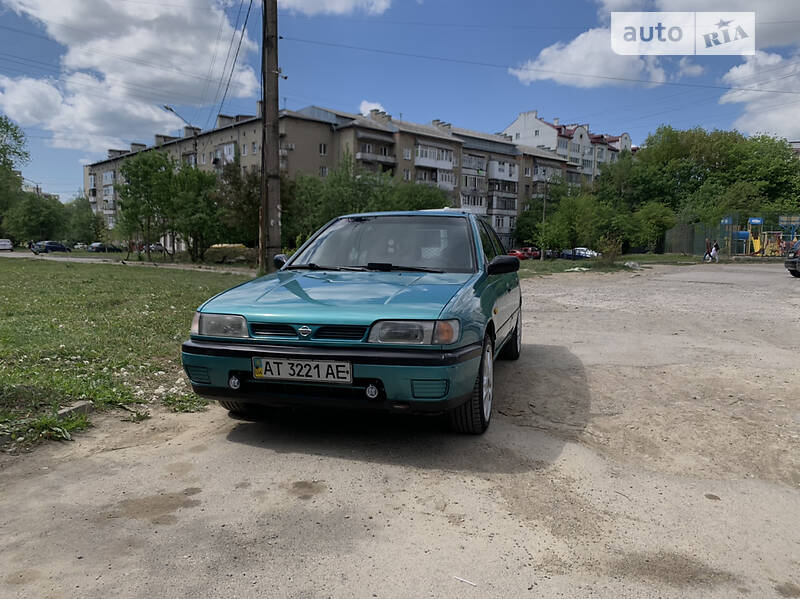 Лифтбек Nissan Sunny 1994 в Ивано-Франковске