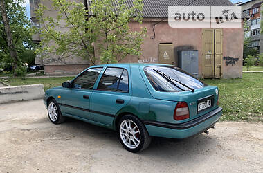 Лифтбек Nissan Sunny 1994 в Ивано-Франковске