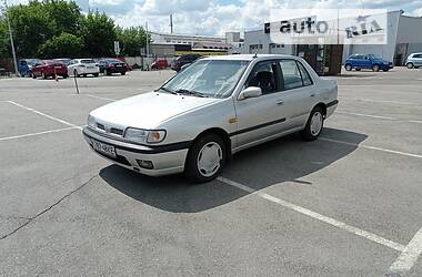 Седан Nissan Sunny 1993 в Києві