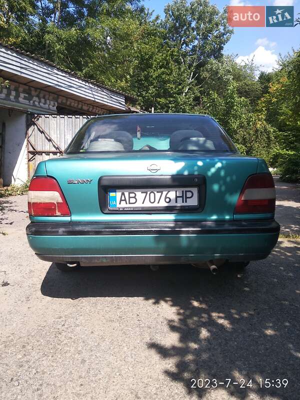 Седан Nissan Sunny 1995 в Гайсину