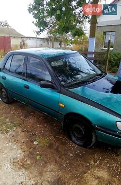 Седан Nissan Sunny 1995 в 
