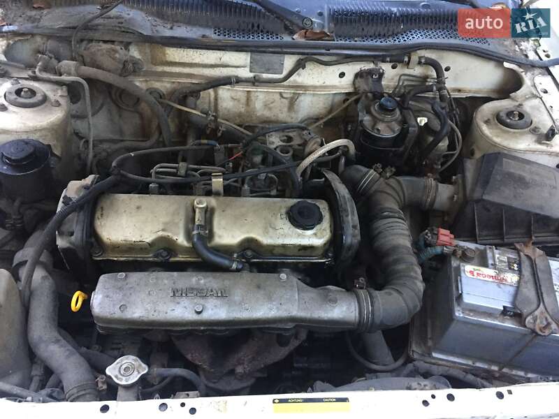 Седан Nissan Sunny 1995 в Ивано-Франковске