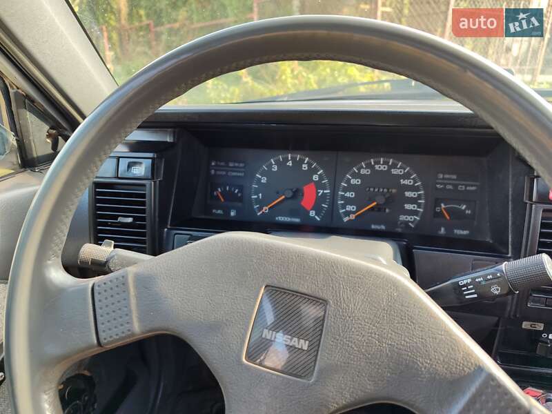 Седан Nissan Sunny 1990 в Ивано-Франковске