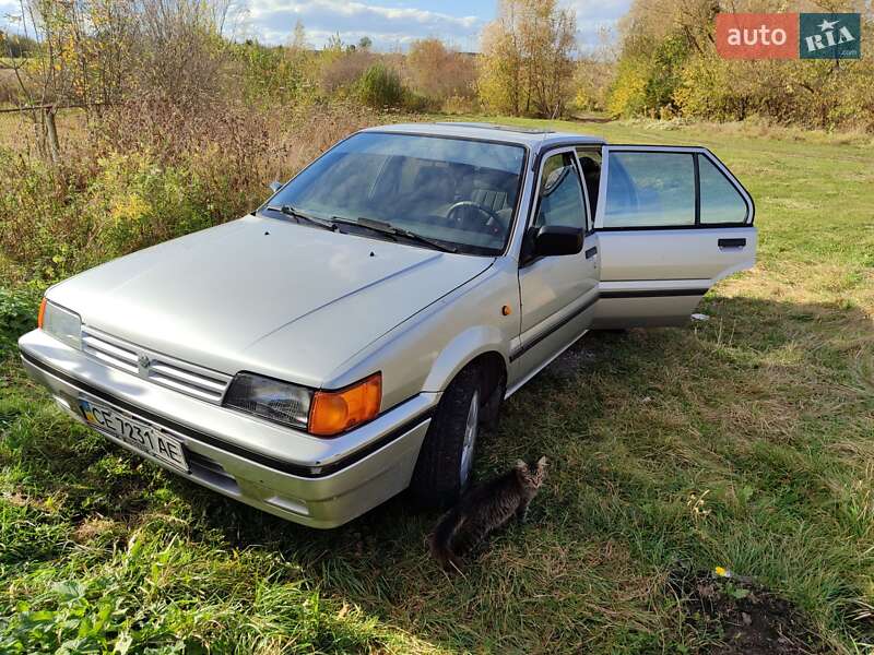 Седан Nissan Sunny 1990 в Ивано-Франковске