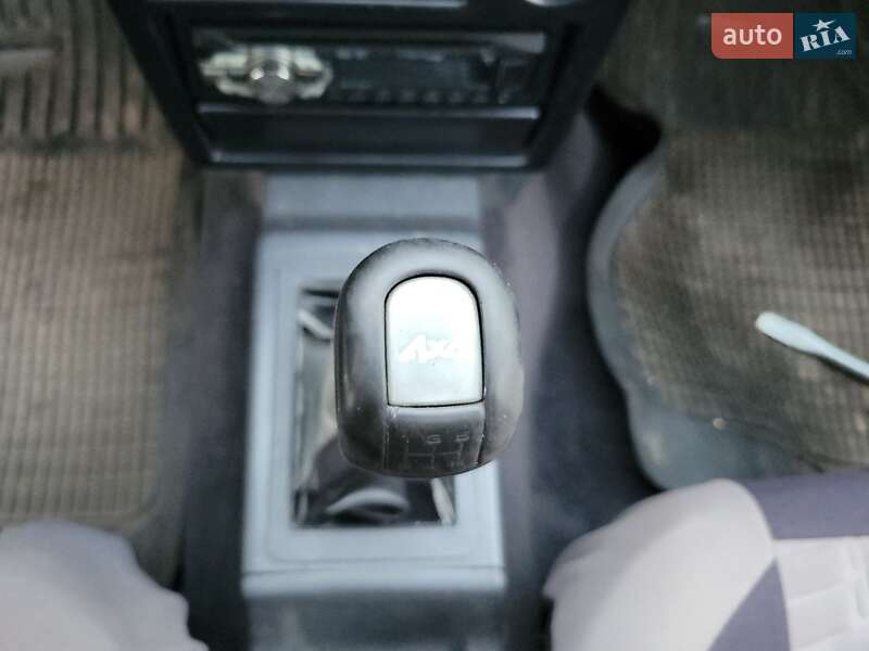 Седан Nissan Sunny 1988 в Краснокутську