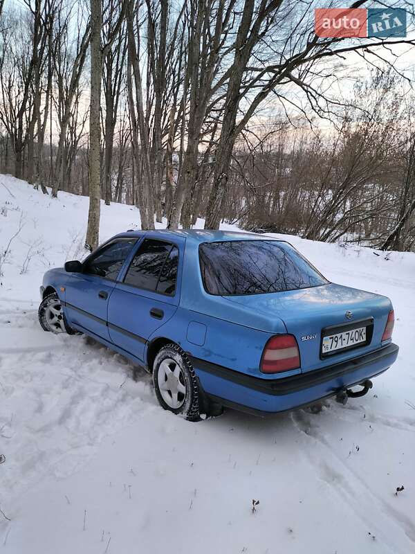 Седан Nissan Sunny 1995 в Чечельнике