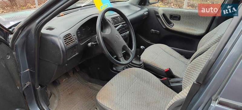 Nissan Sunny 1993