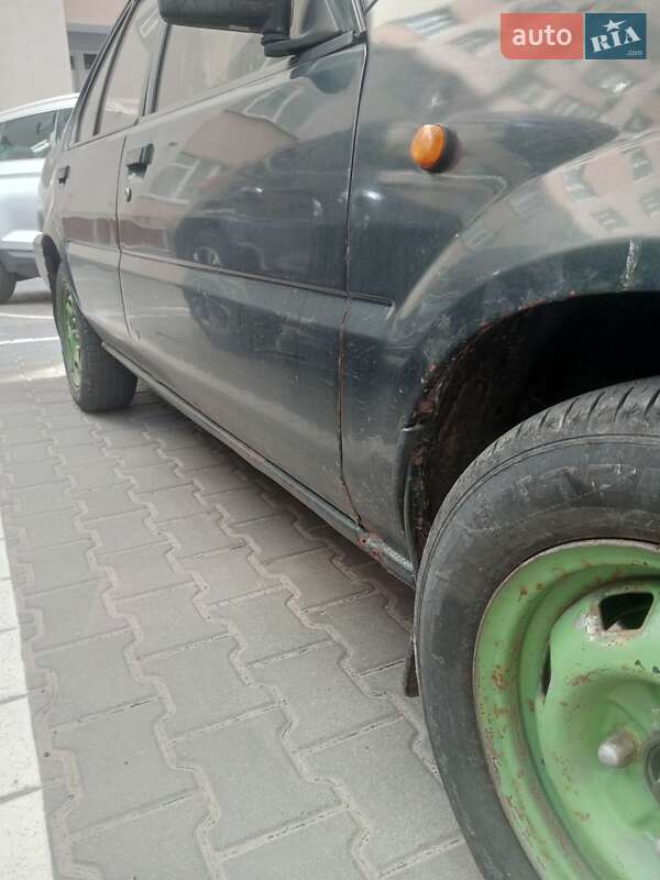 Седан Nissan Sunny 1991 в Хмельницькому