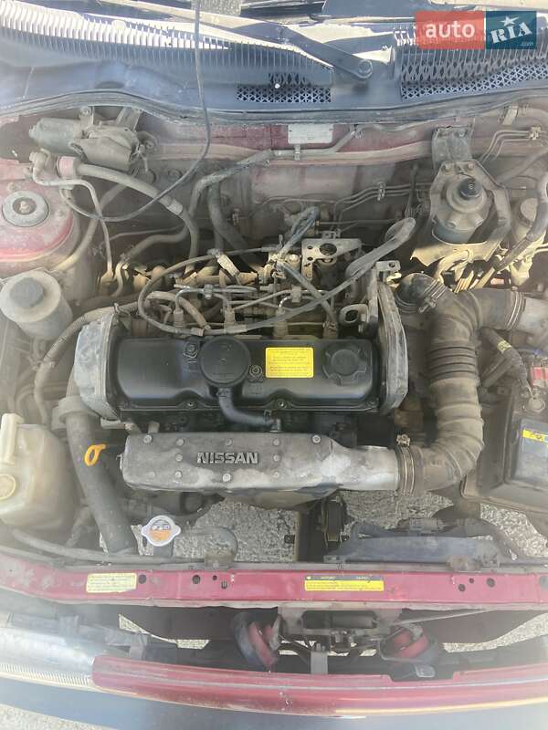 Седан Nissan Sunny 1993 в Черноморске