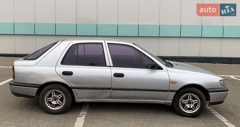Седан Nissan Sunny 1991 в Одессе