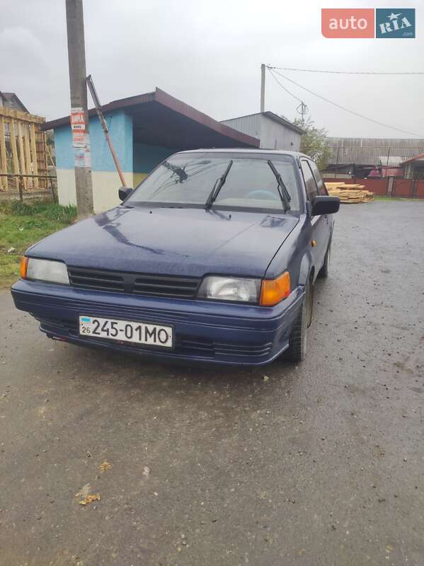 Хэтчбек Nissan Sunny 1989 в 