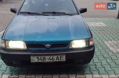 Седан Nissan Sunny 1995 в Каменском