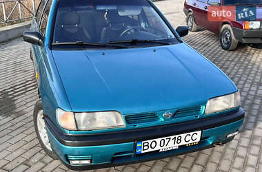 Седан Nissan Sunny 1995 в Тернополе