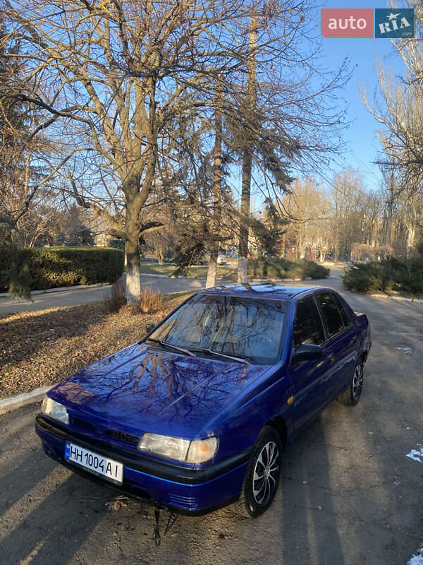 Nissan Sunny 1993