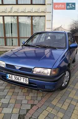 Седан Nissan Sunny 1995 в Дніпрі