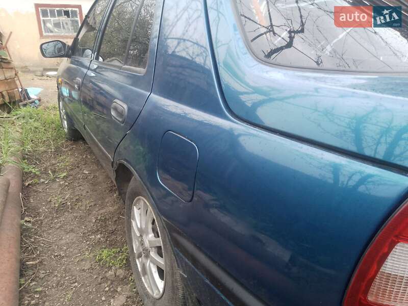 Седан Nissan Sunny 1995 в Кропивницькому