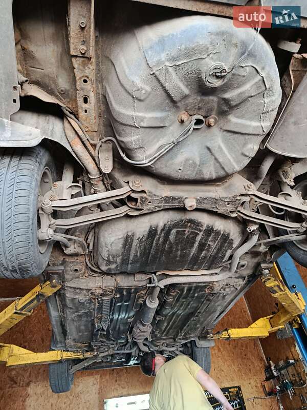 Седан Nissan Sunny 1995 в Кропивницькому