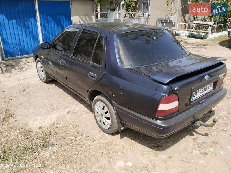 Nissan Sunny 1993