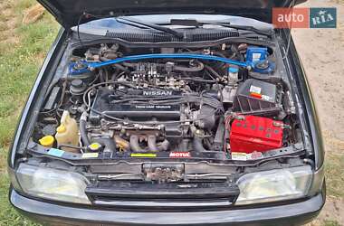 Седан Nissan Sunny 1992 в 