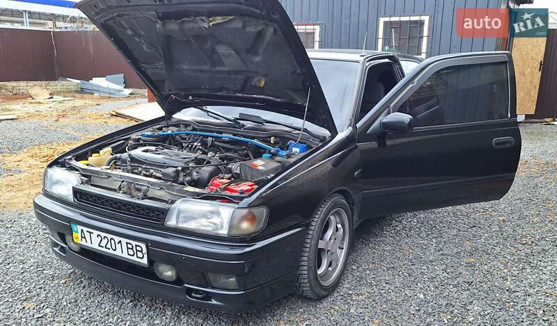Седан Nissan Sunny 1992 в 