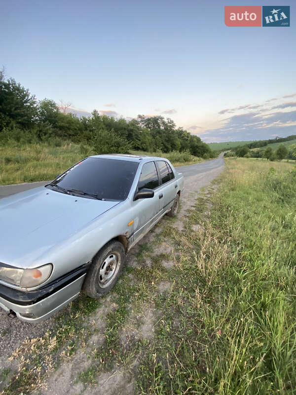 Седан Nissan Sunny 1991 в Бучачі