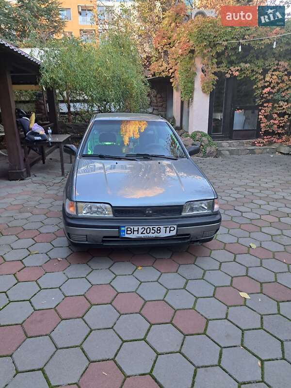 Nissan Sunny 1994