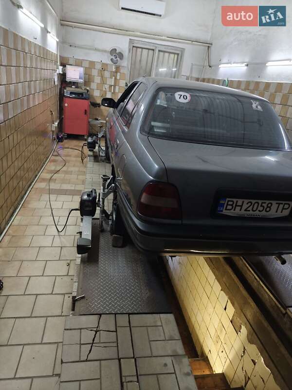 Седан Nissan Sunny 1994 в Одесі